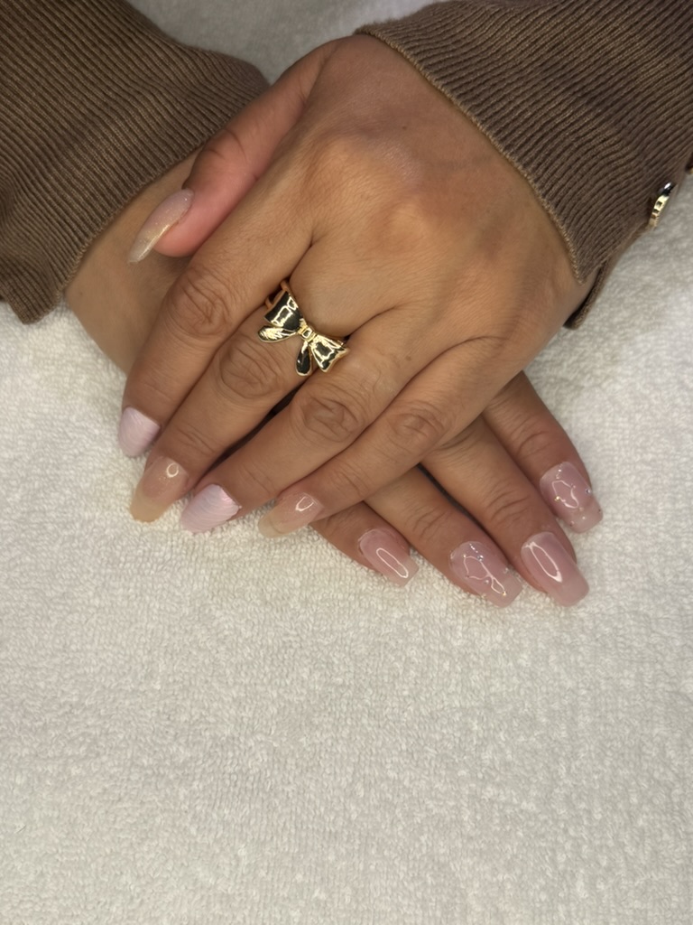 Diseño de uñas soft gel elegante en Nail Studio by Yaz Alvarez, Cozumel